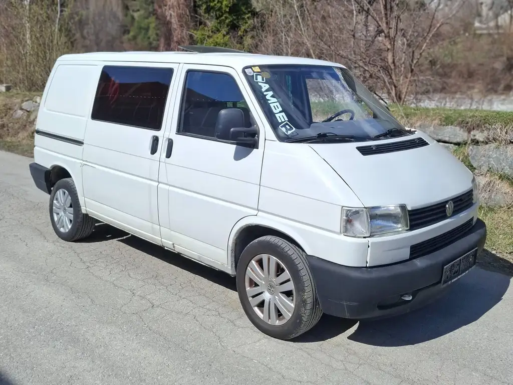 Volkswagen T4 Kombi 1995 из Европы — купить под ключ