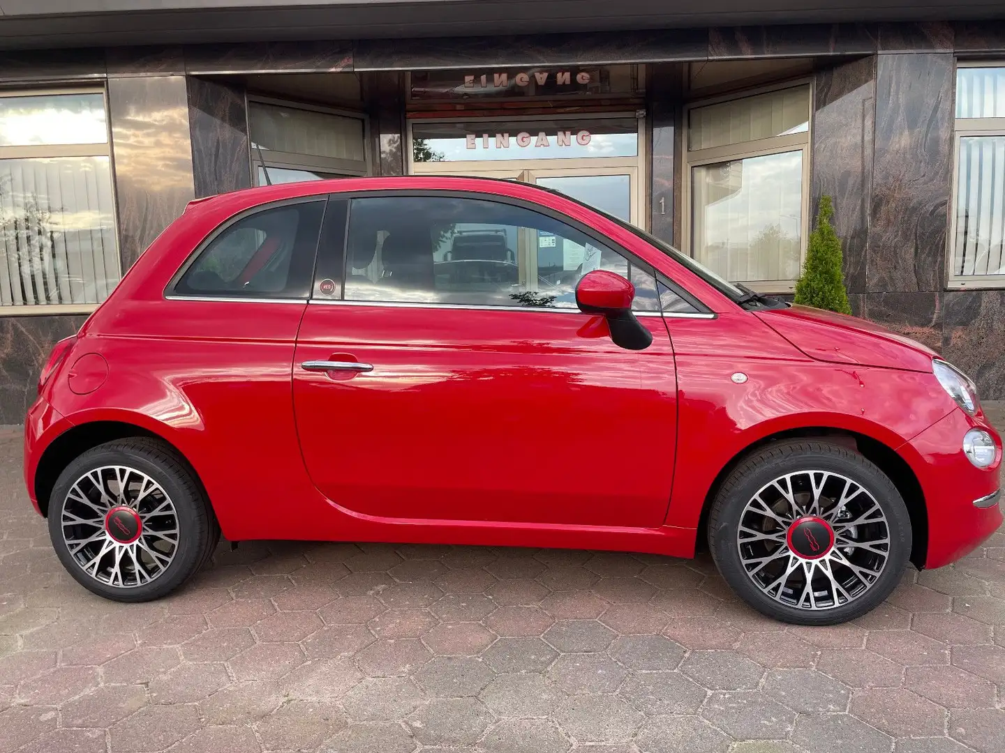 Fiat 500 Red Navi 16" LM-Felgen Rood - 1