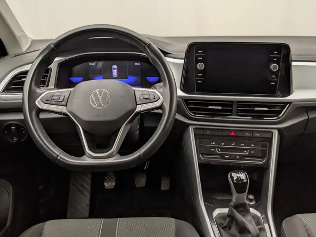 Volkswagen T-Roc view 7