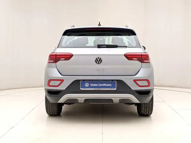 Volkswagen T-Roc view 5
