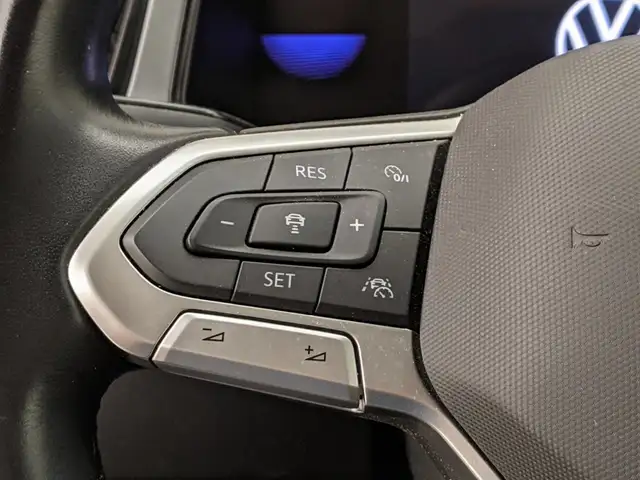 Volkswagen T-Roc view 10