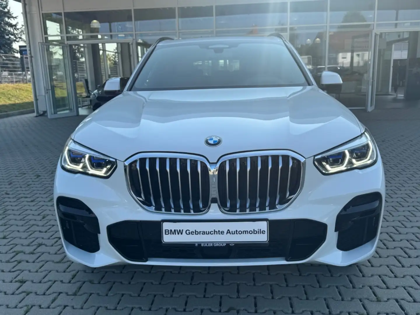 BMW X5 xDrive 40i A M Sport Navi HUD Laser Memory SHZ Par Weiß - 2