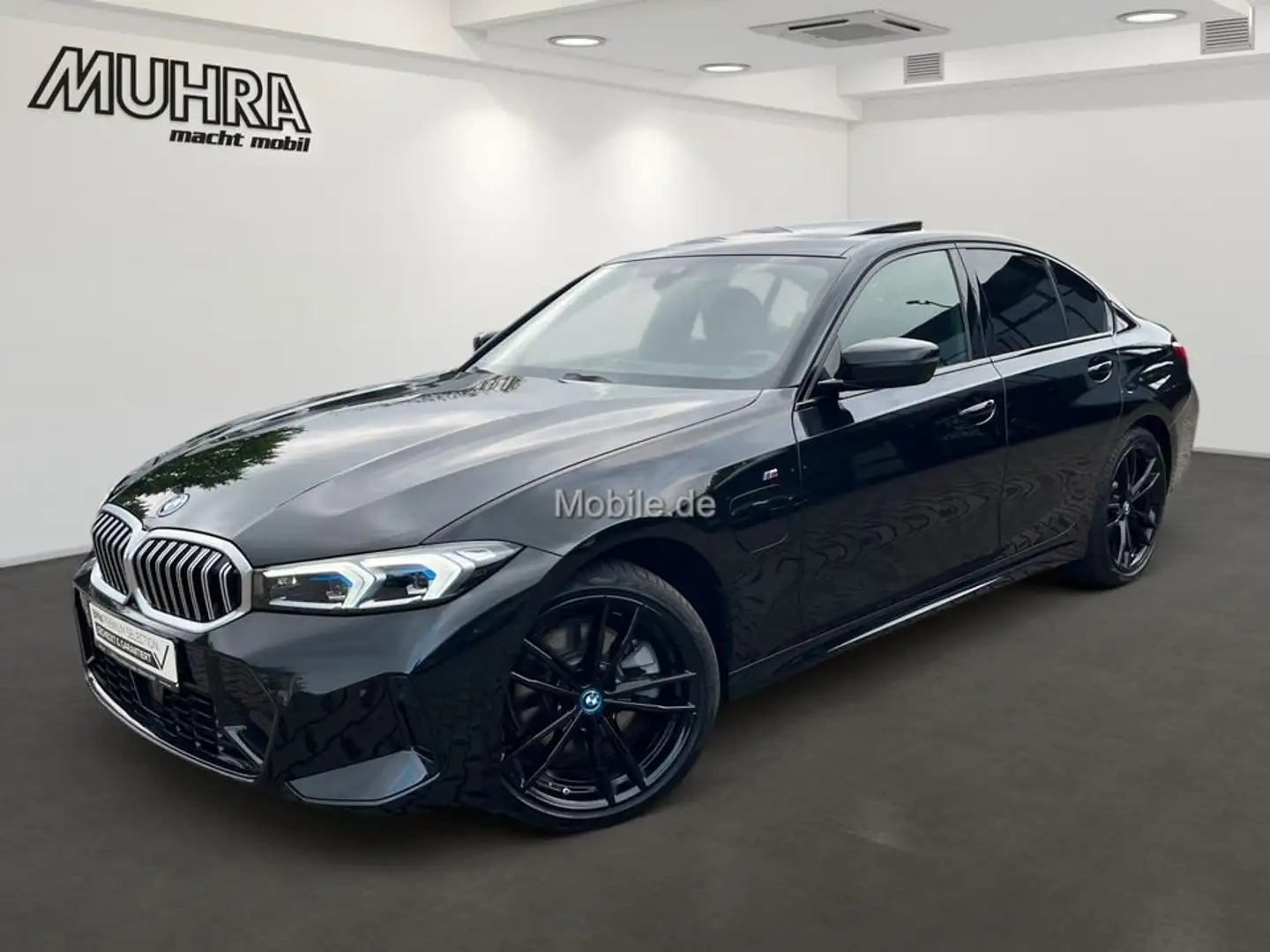 BMW 330 e xDrive Limousine M Sport 19" Leder HUD AHK Glasd Schwarz - 2