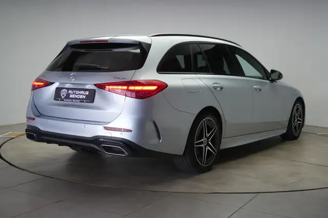 Mercedes-Benz C-Class view 6