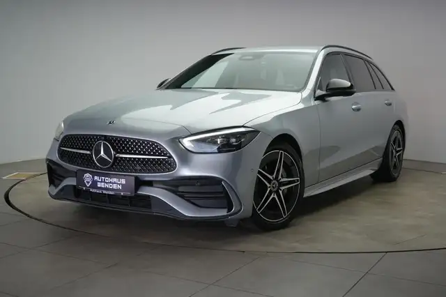 Mercedes-Benz C-Class view 3