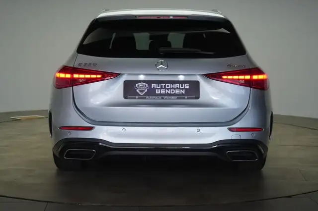 Mercedes-Benz C-Class view 5
