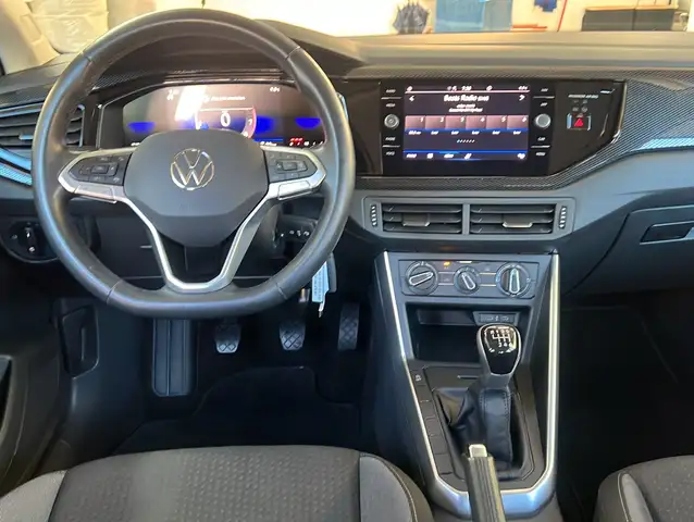 Volkswagen Polo view 3