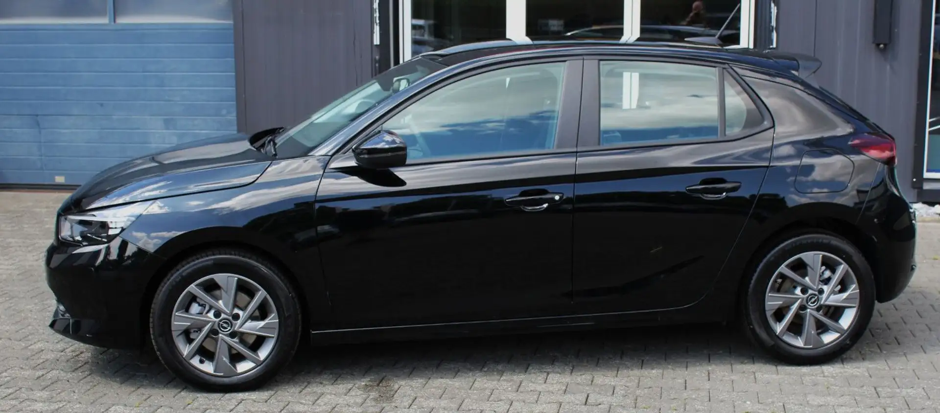 Opel Corsa F Basis 1,2 Edition 74KW/101PS Zwart - 2