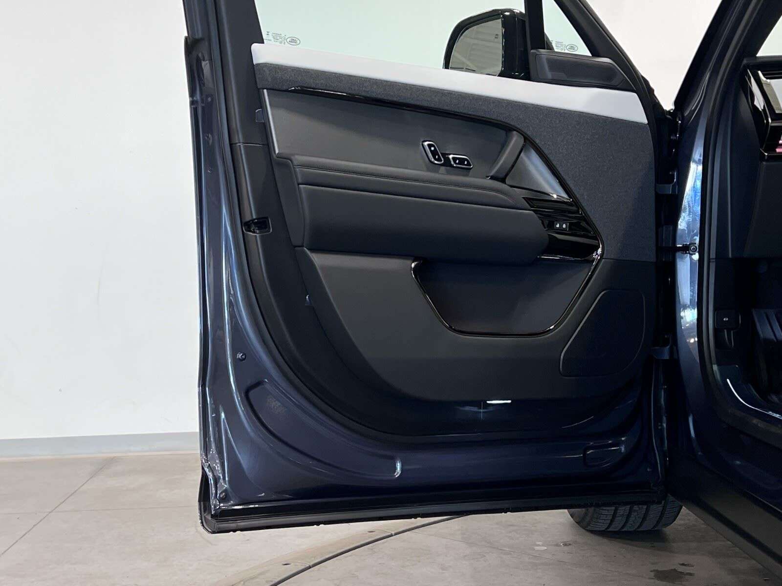 2025 Land Rover Range Rover Sport P400 DYNAMIC HSE thumb 24