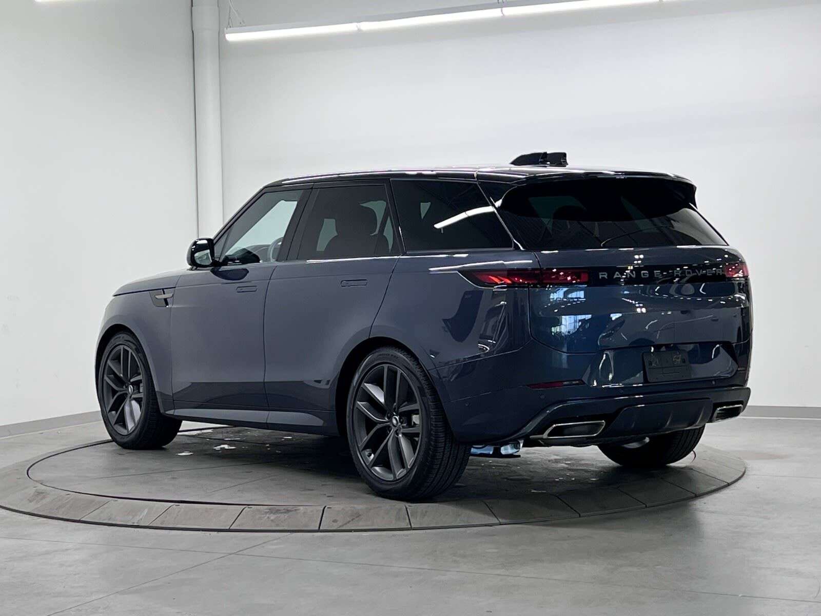 2025 Land Rover Range Rover Sport P400 DYNAMIC HSE alt 4