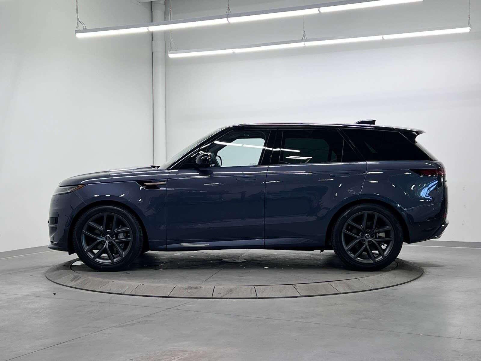 2025 Land Rover Range Rover Sport P400 DYNAMIC HSE alt 2