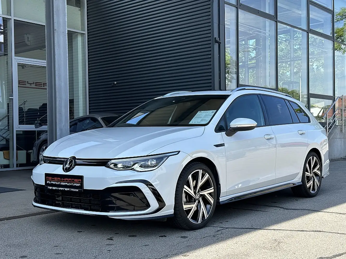 Volkswagen Golf Variant 2,0 TDI R-Line DSG / AHK / RFK / SZH Weiß - 2