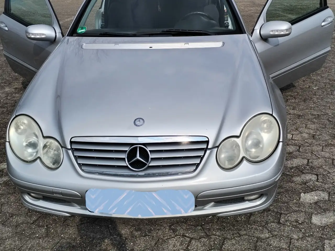Mercedes-Benz C 230