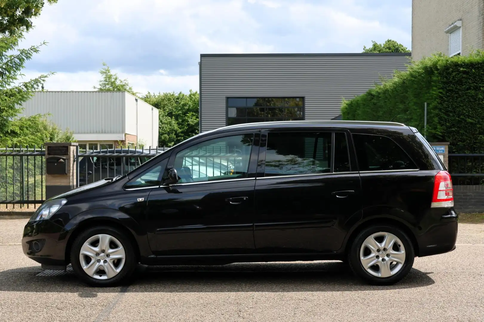 Opel Zafira 1.8 111 years Edition | 7 PERSOONS | AIRCO | CRUIS Zwart - 2