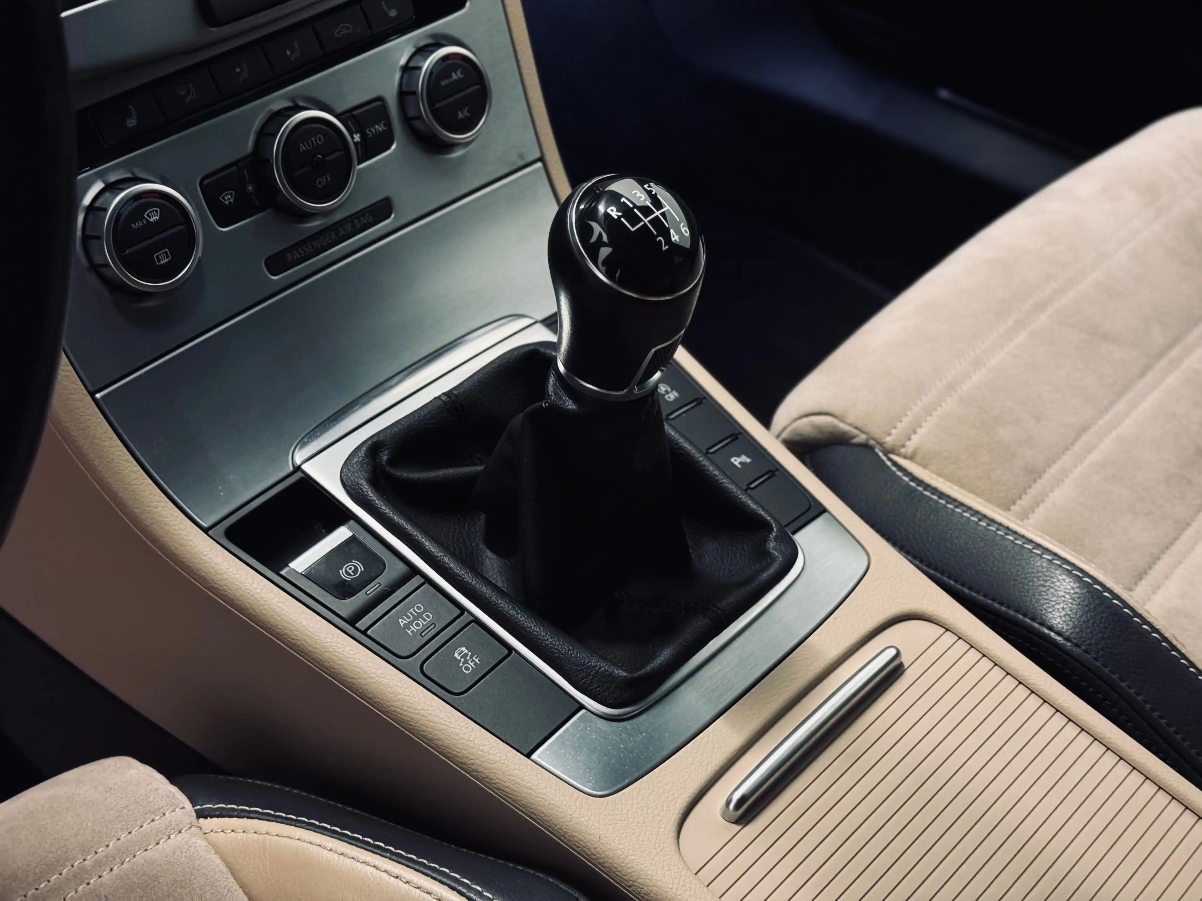 Volkswagen CC Basis BlueTDI — photo 12