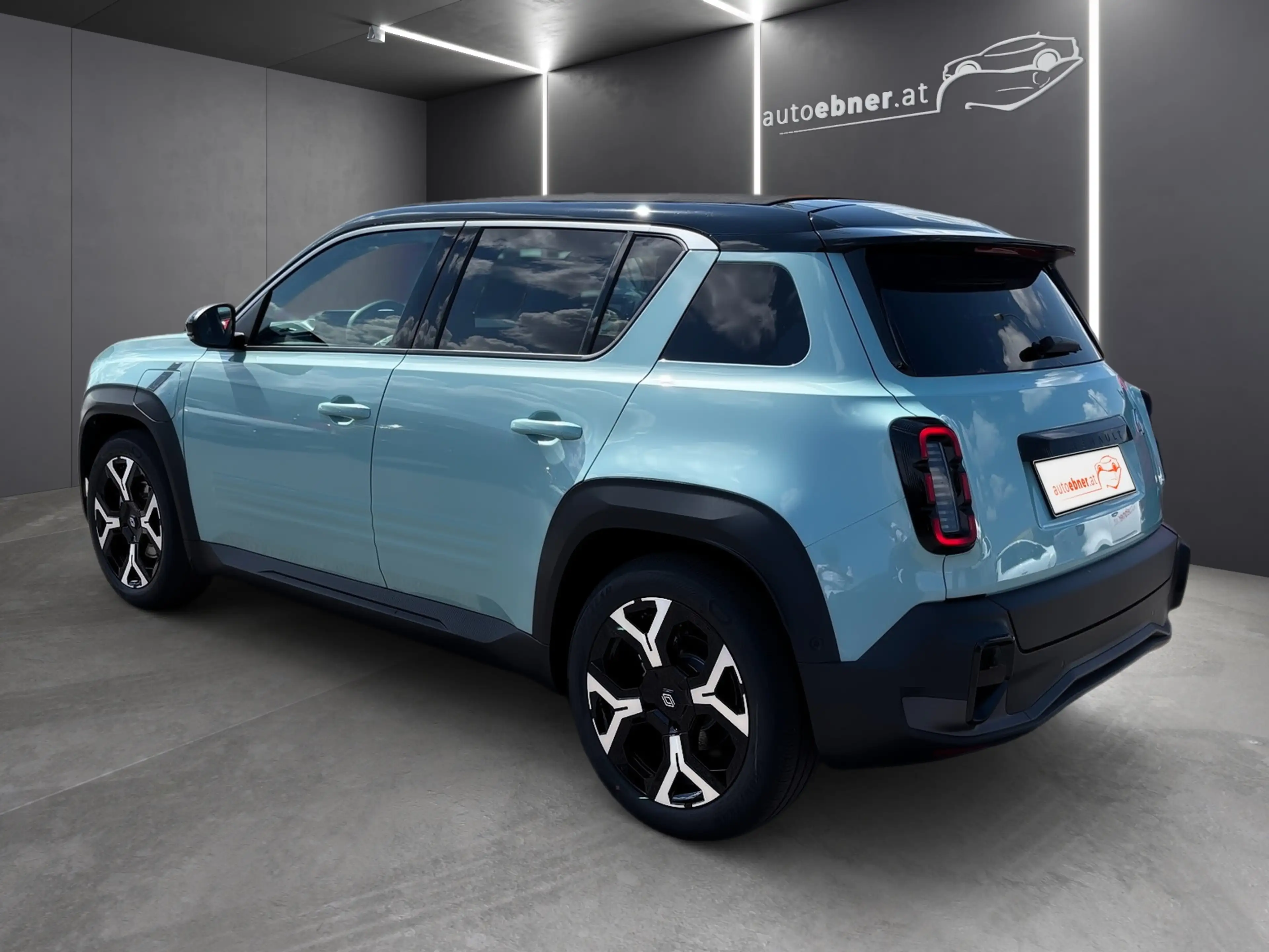 Renault R 4 RENAULT 4 E-TECH Techno 150 PS comfort range — photo 7