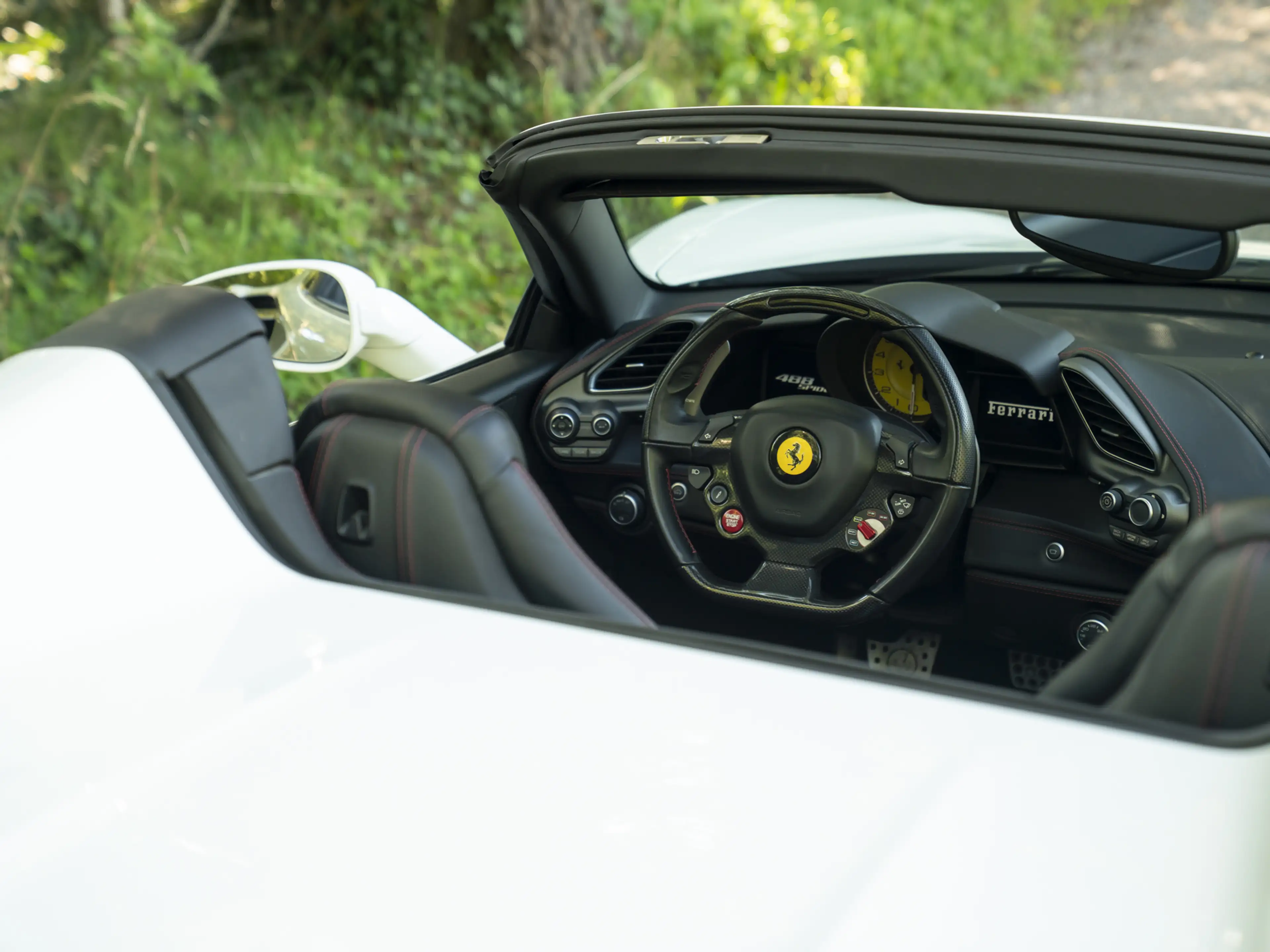 Ferrari 488 3.9 Spider HELE | Carbon ext. | New Power 06-2028 — photo 11