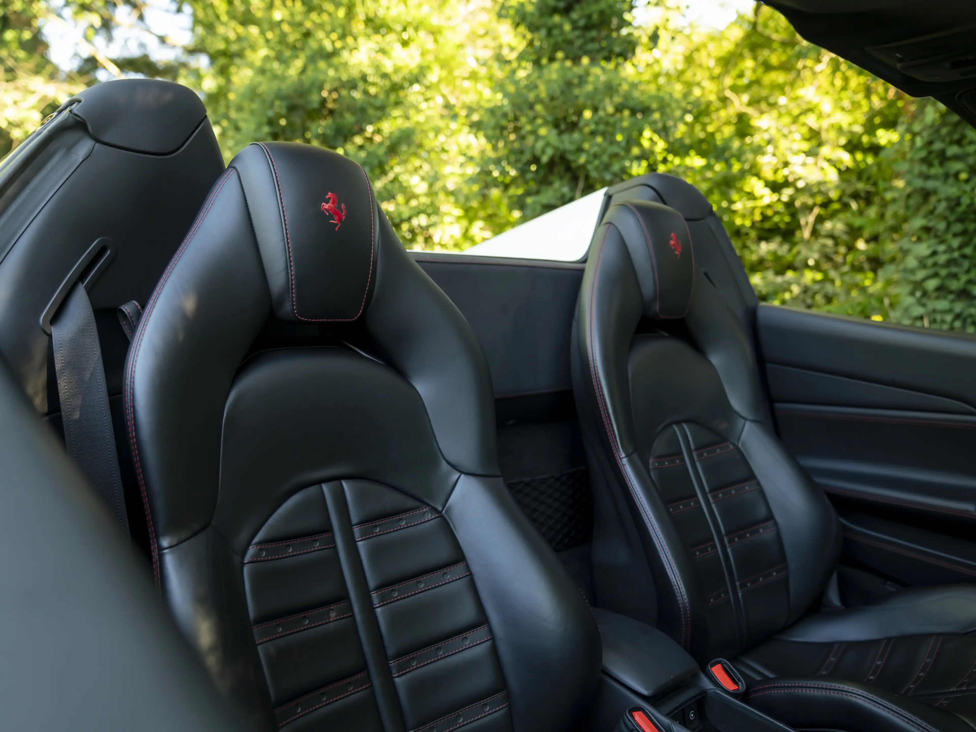 Ferrari 488 3.9 Spider HELE | Carbon ext. | New Power 06-2028 — photo 10