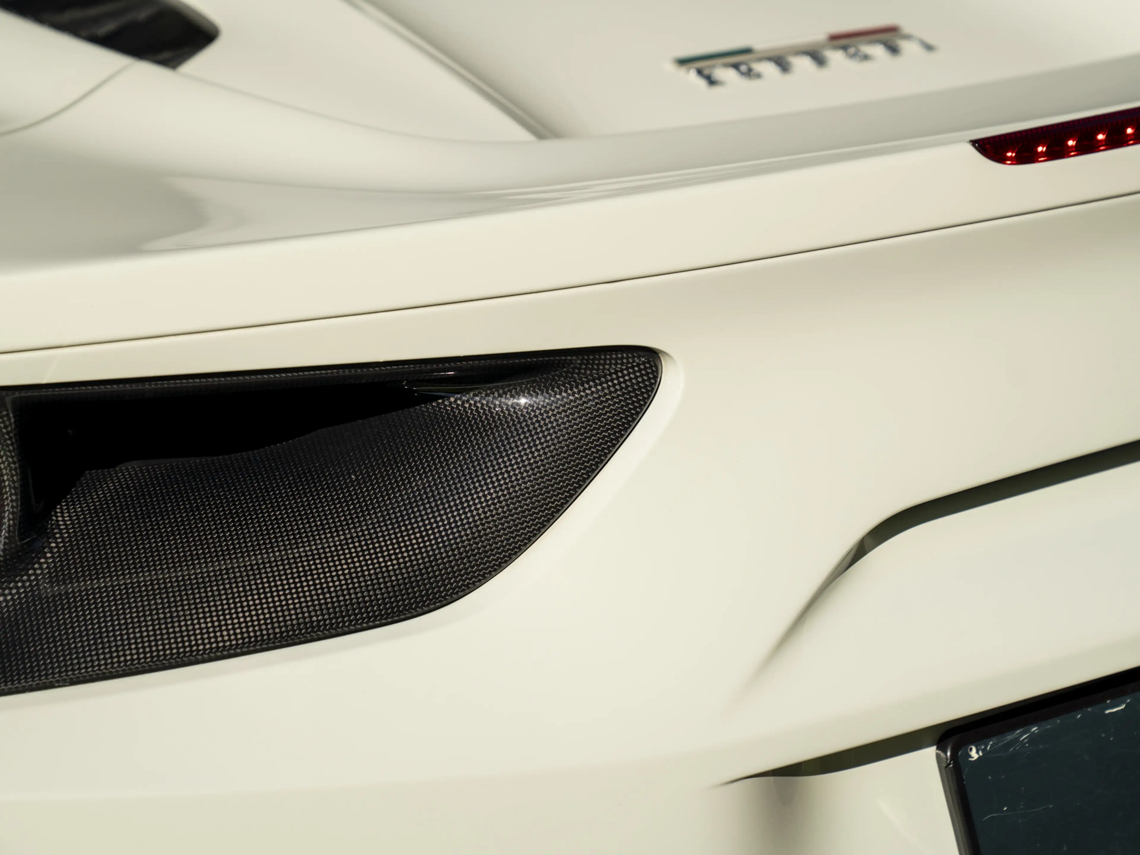 Ferrari 488 3.9 Spider HELE | Carbon ext. | New Power 06-2028 — photo 34
