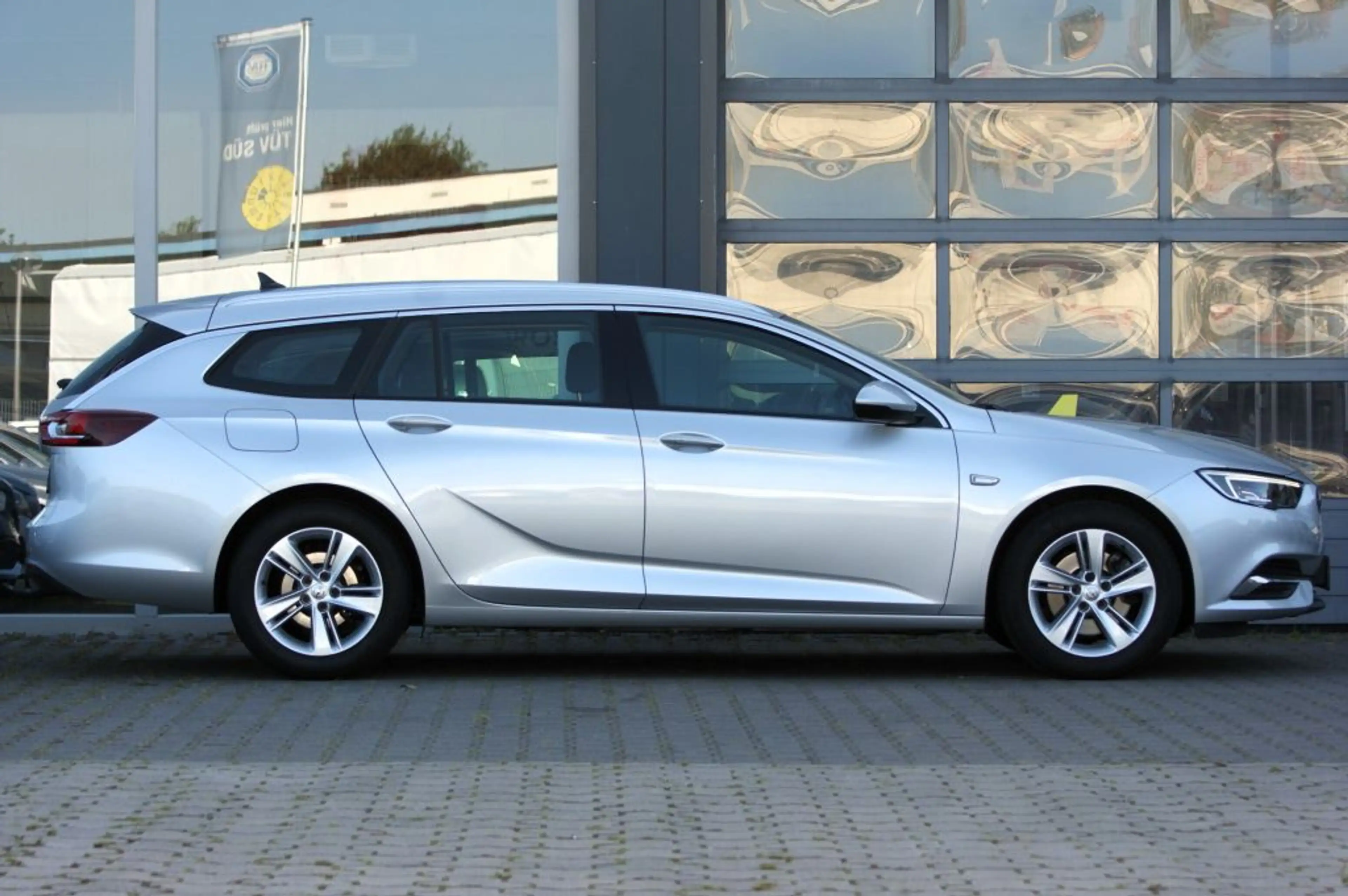 Opel Insignia Sports Tourer 2.0 Diesel Aut. Innovation — photo 8