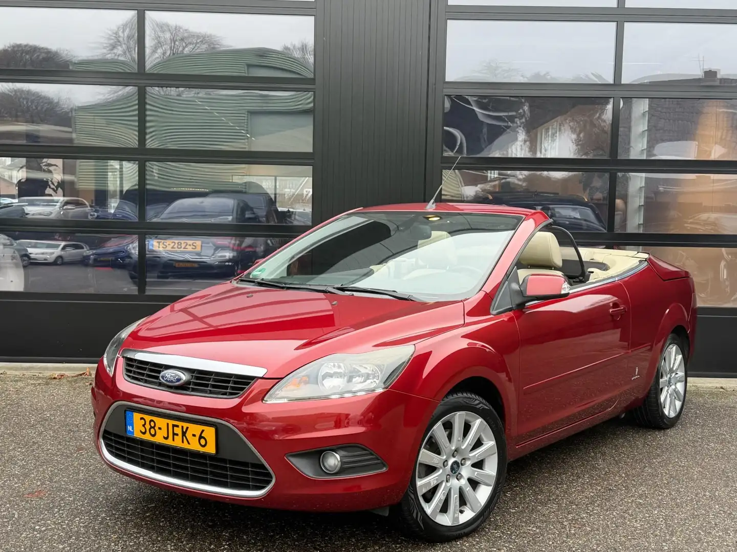 Ford Focus CC Coupé Cabriolet 2.0 Titanium Pininfarina NL Auto Rot - 1