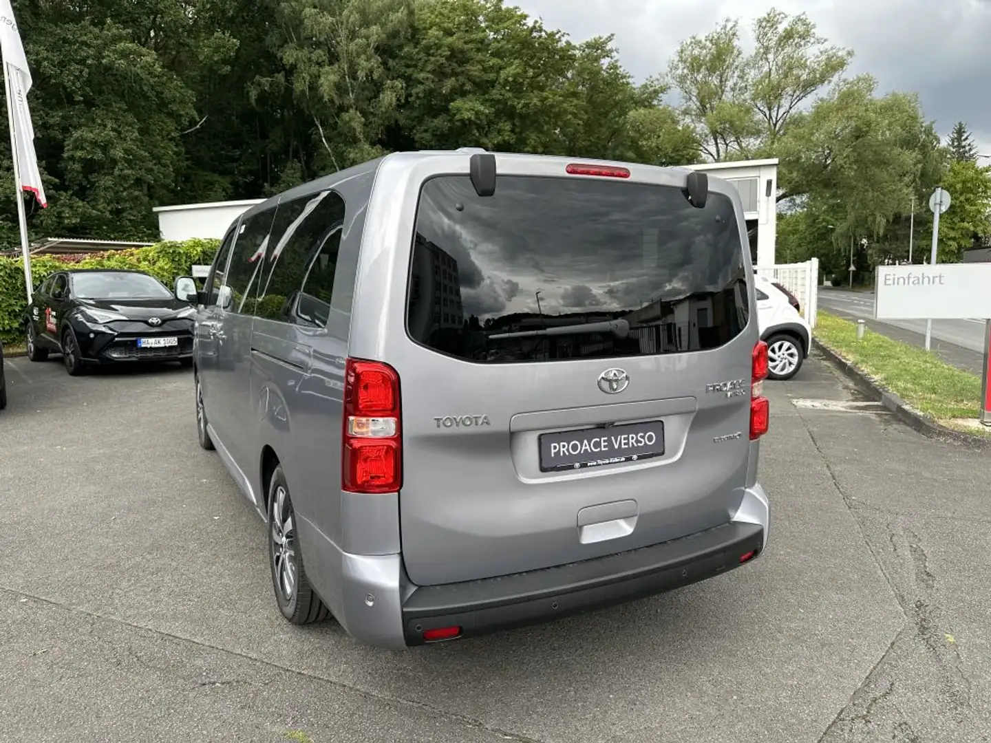 Toyota Proace Proace Electric (75 kWh) L2 (8Si.) Verso Team D Silber - 2