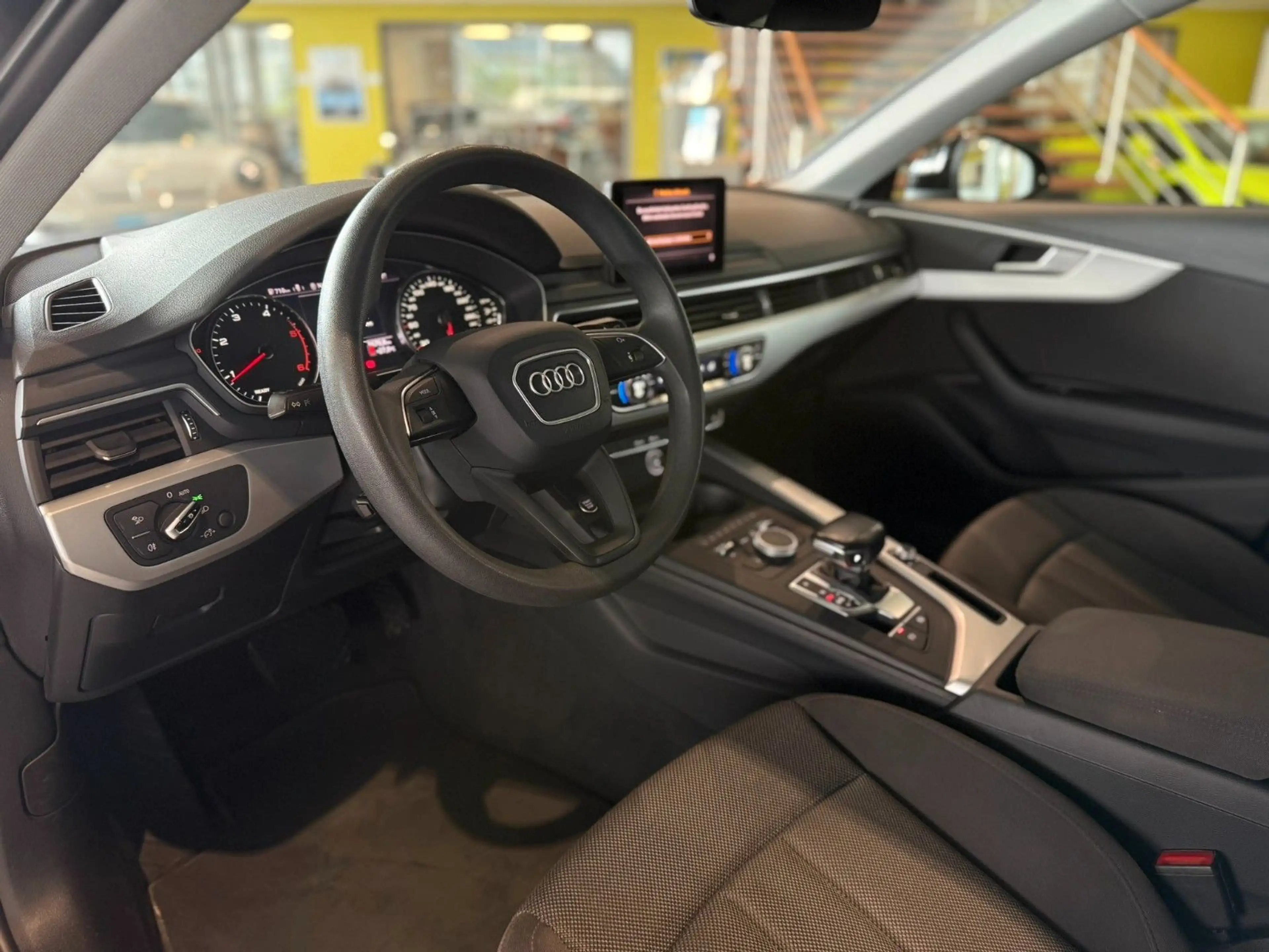 Audi A4 Avant*AHK*Navi*Xenon*Sitzheizung*Klima*PDC* — photo 12
