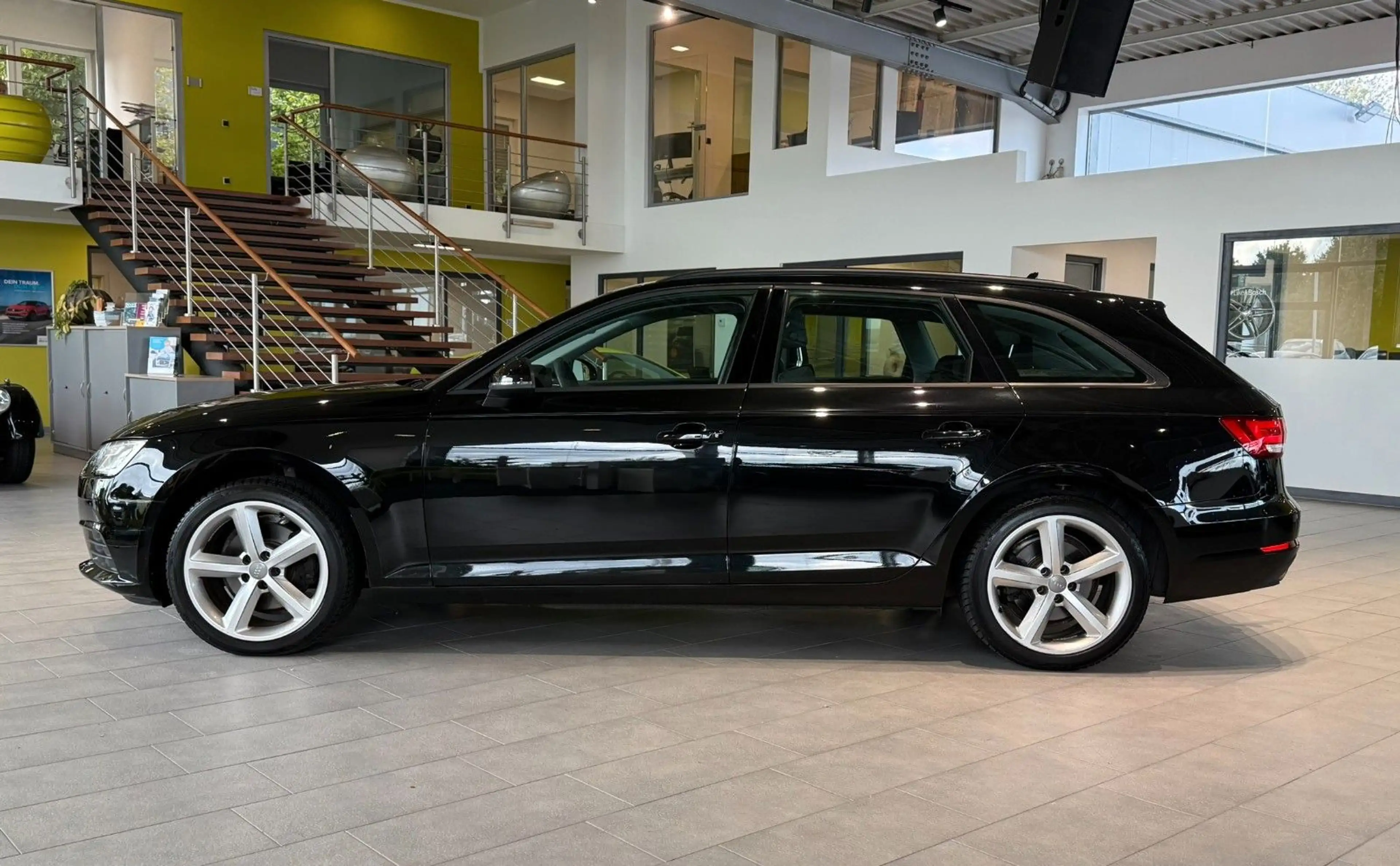 Audi A4 Avant*AHK*Navi*Xenon*Sitzheizung*Klima*PDC* — photo 2
