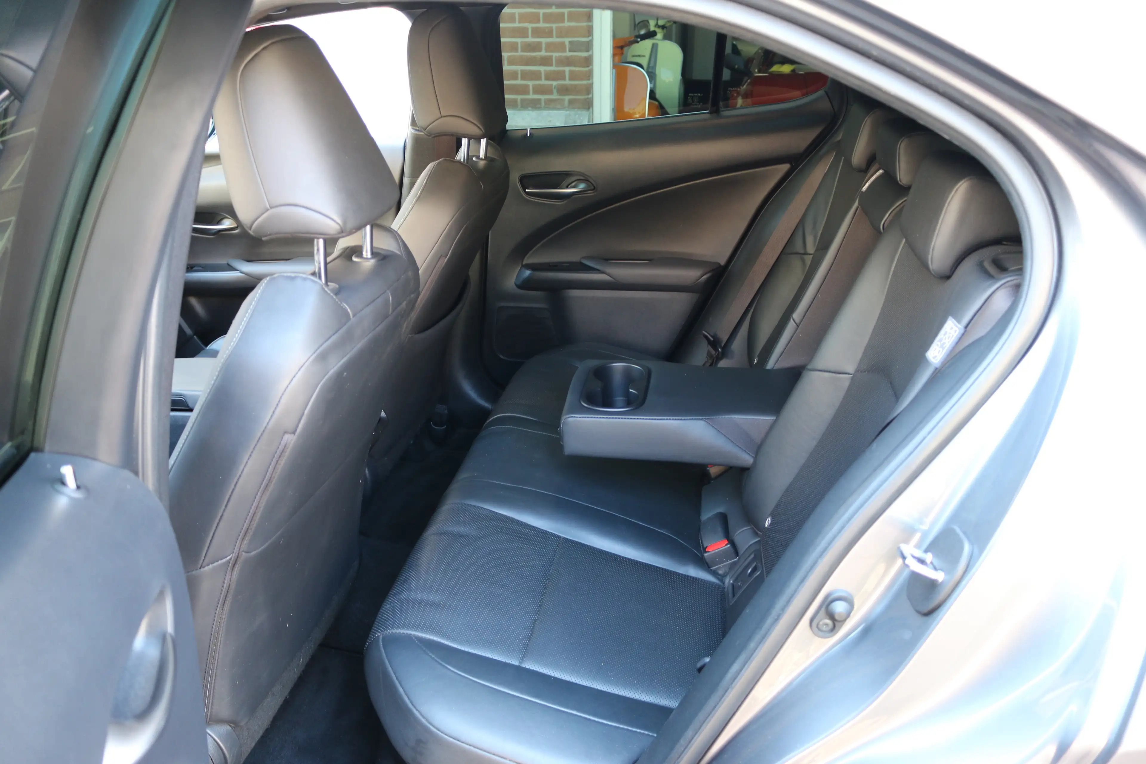 Lexus UX 250h 250h Luxury Line — photo 13