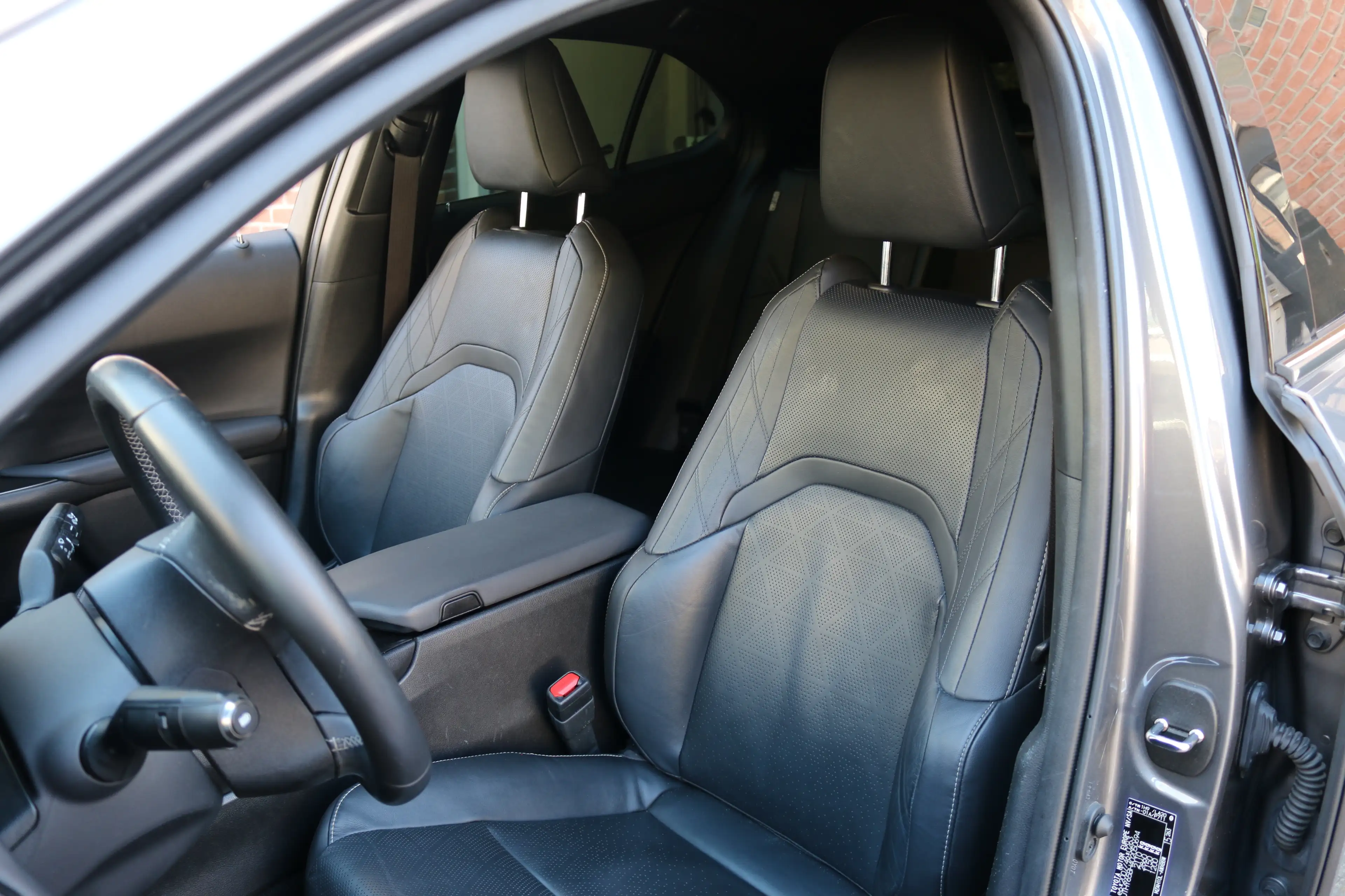 Lexus UX 250h 250h Luxury Line — photo 2
