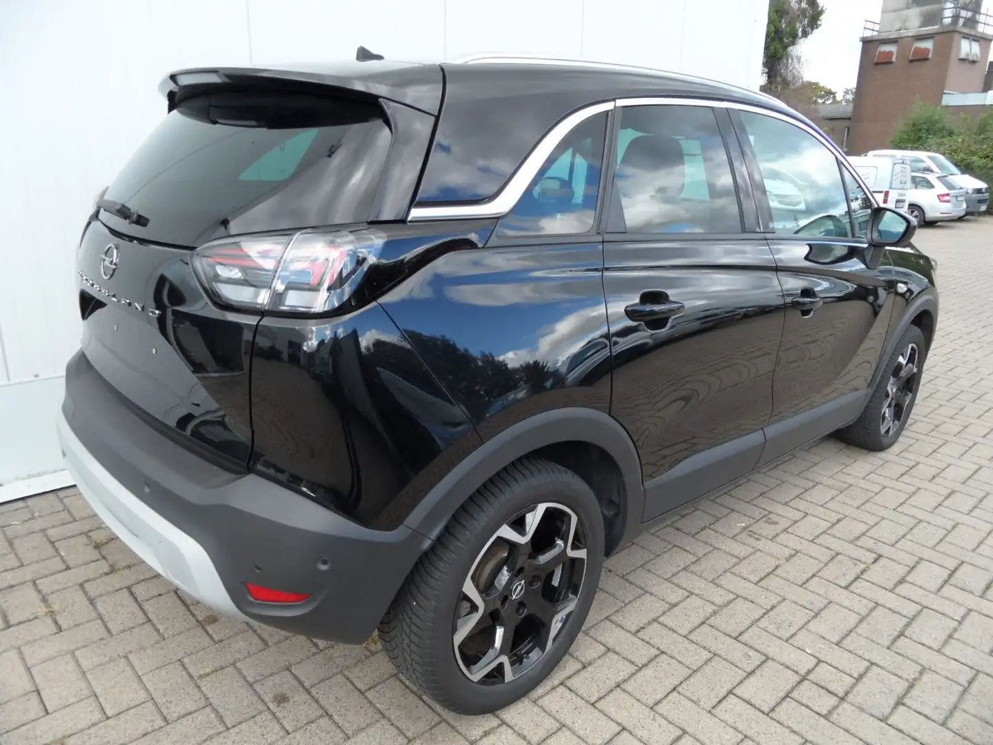 Opel Crossland X Crossland 1,2 Ultimate+Sitzheizung+AGR+Kamera+AT Schwarz - 2