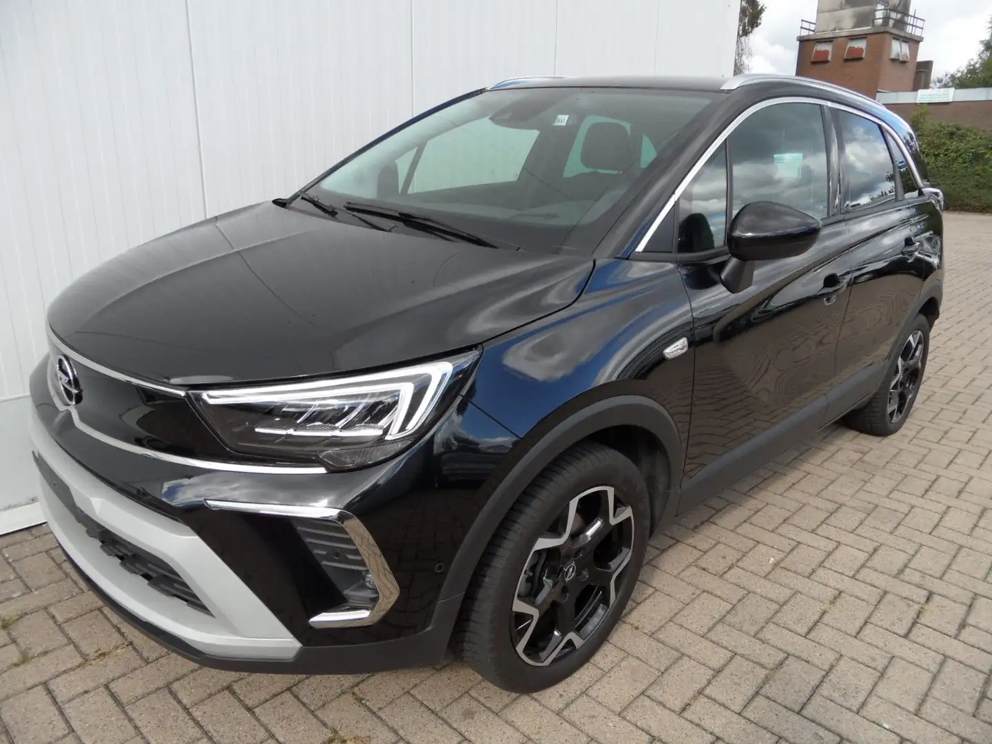 Opel Crossland X Crossland 1,2 Ultimate+Sitzheizung+AGR+Kamera+AT Schwarz - 1
