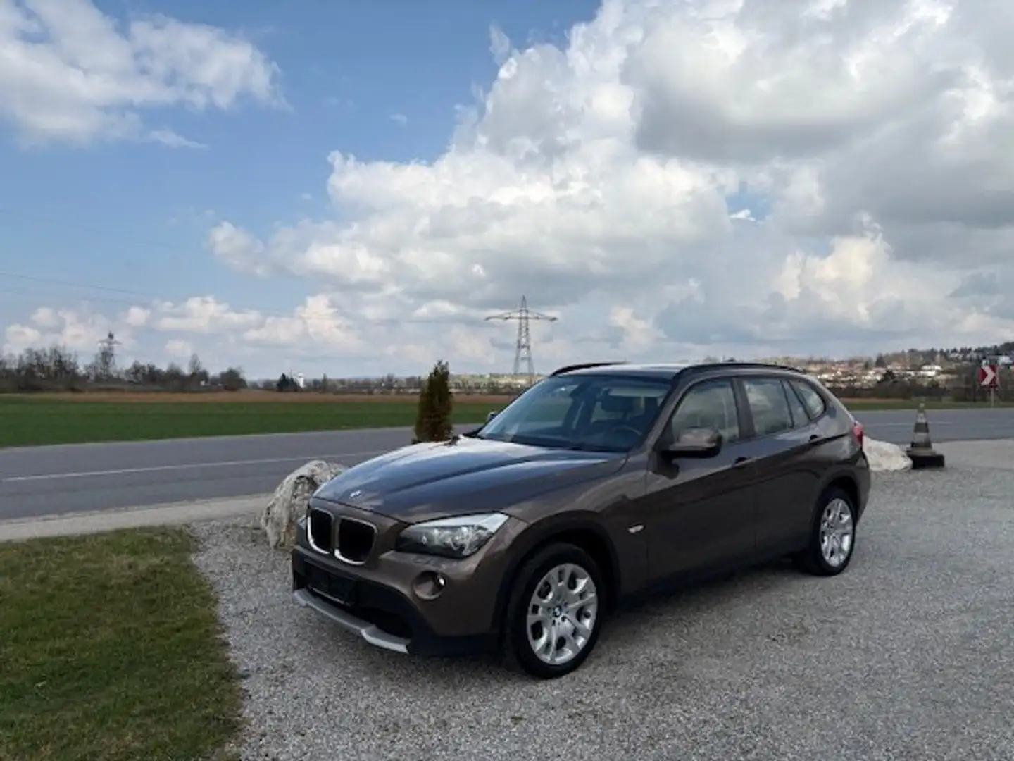 BMW X1 Österreich-Paket, Aut. Panorama, Xenon, Navi Brun - 1