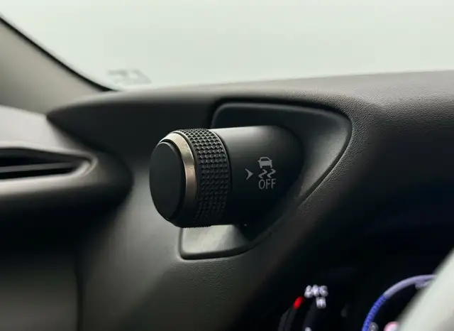 Lexus Ux view 14