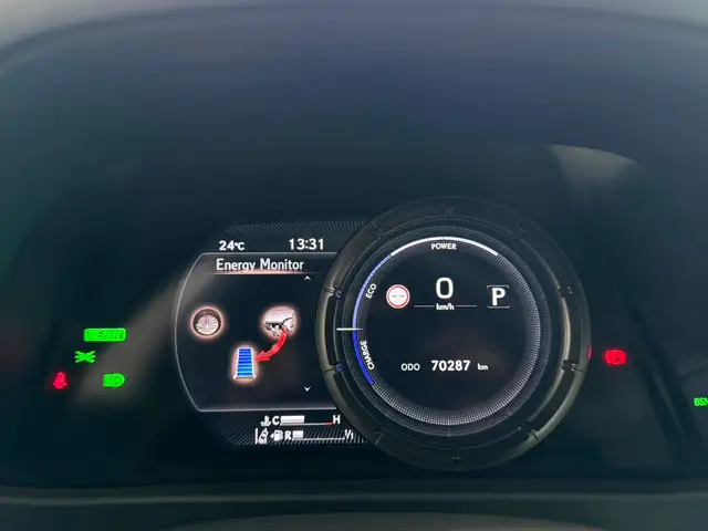 Lexus Ux view 13
