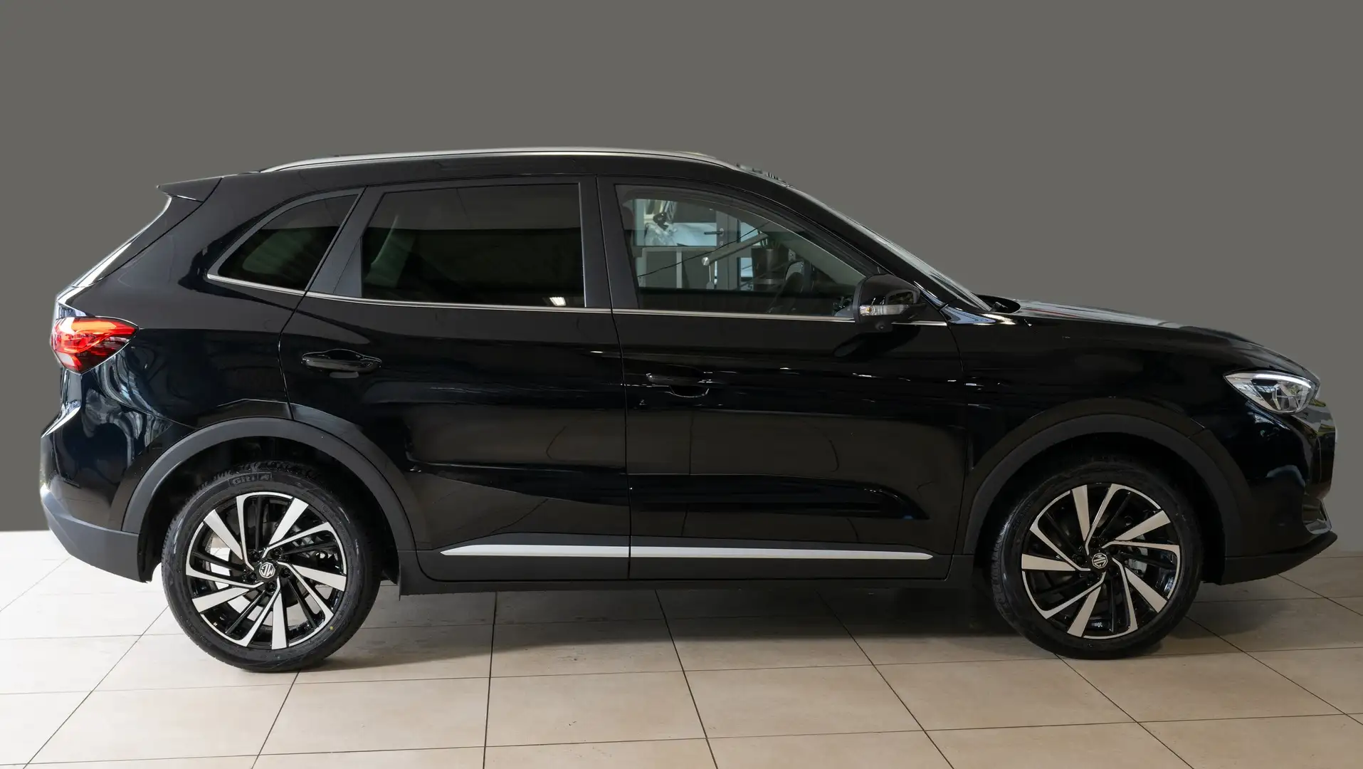 MG ZS Luxury HYBRID+  Navi 360° Kamera Klimaaut. Schwarz - 2