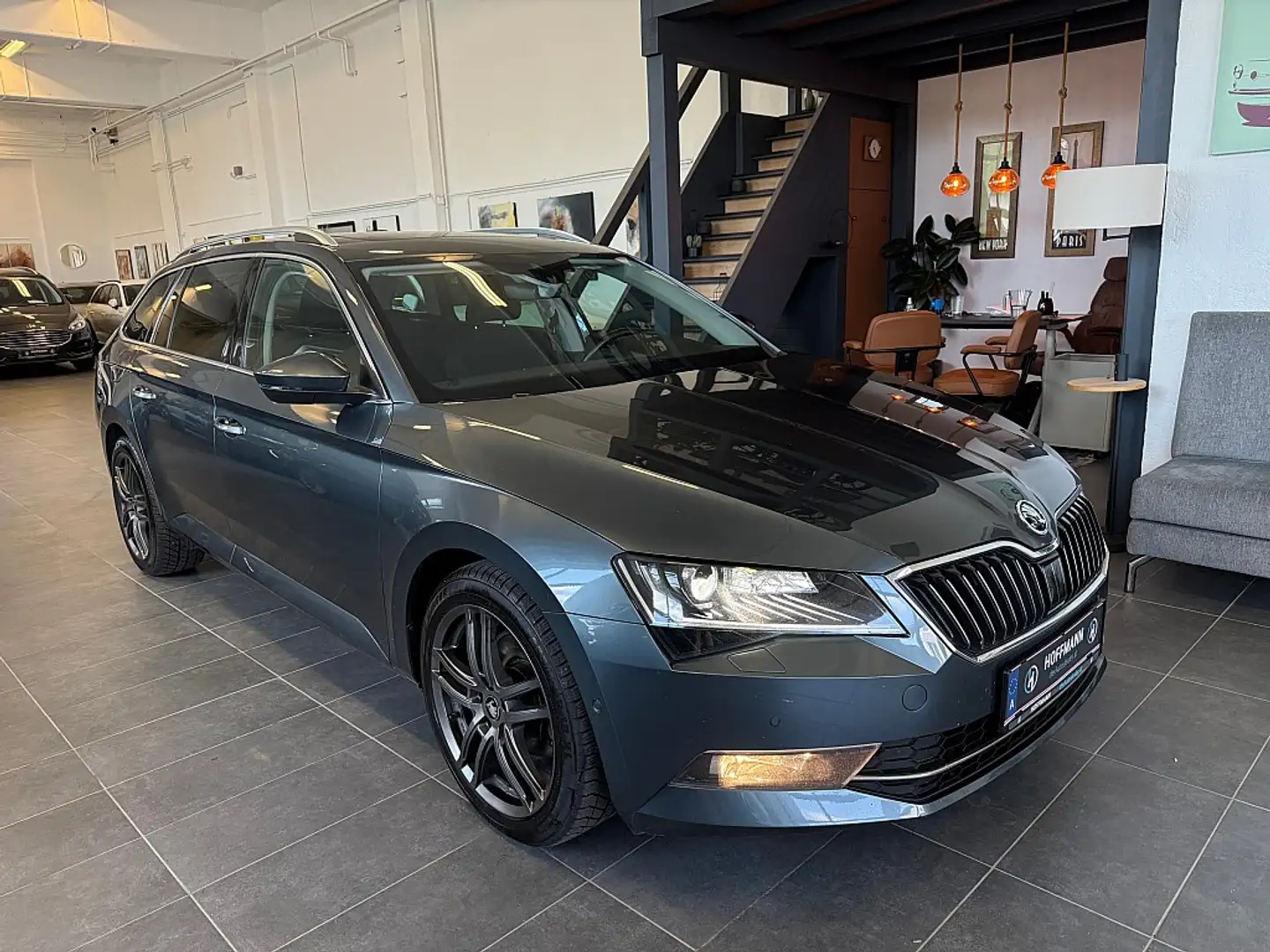 Skoda Superb Kombi 1,6 TDI Style DSG Grau - 1