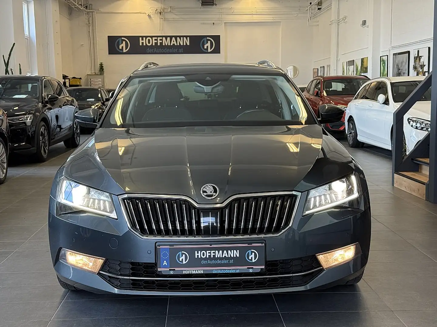 Skoda Superb Kombi 1,6 TDI Style DSG Grau - 2