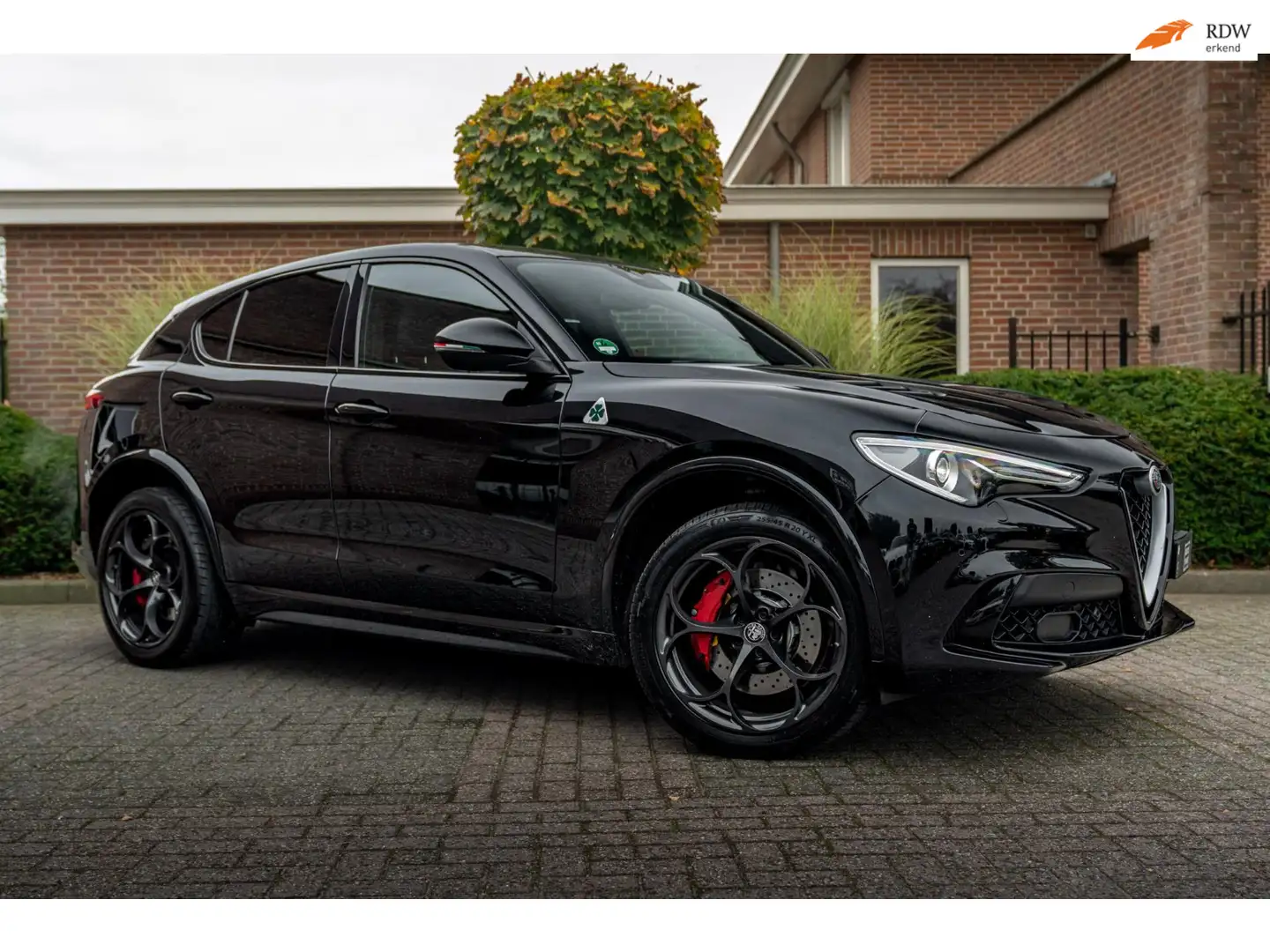 Alfa Romeo Stelvio 2.9 V6 AWD Quadrifoglio 510 PK Adaptive Cruise Har Zwart - 1