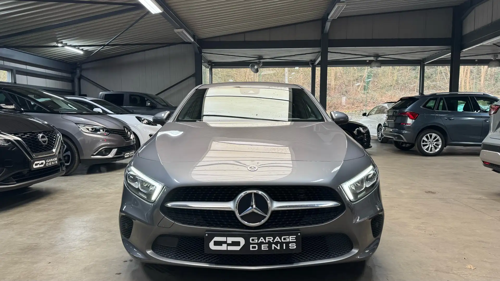 Mercedes-Benz A 180 d *BOITE-AUTO*GPS+CAMERA*LED*CUIR*GARANTIE* Gris - 2