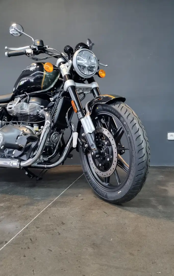 Royal Enfield Super Meteor 650 - 2