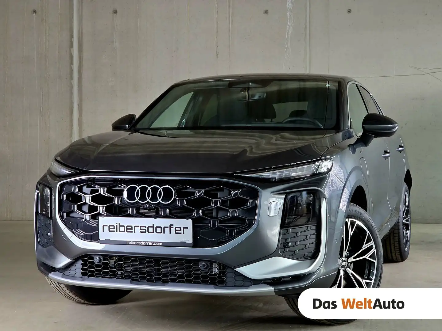 Audi Q3 e-hybrid 200 kW Grau - 1