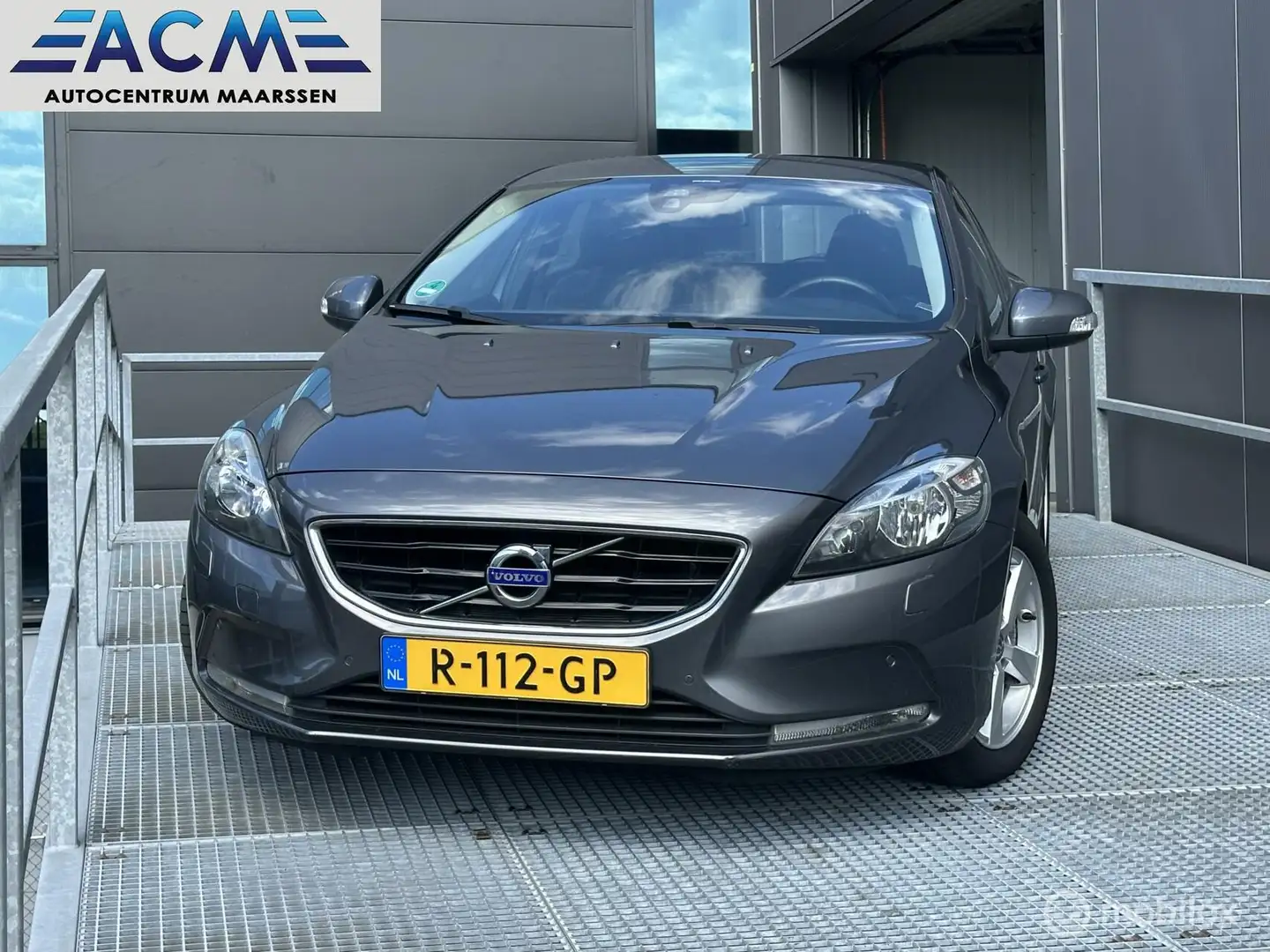 Volvo V40 1.6 T3 Gris - 1