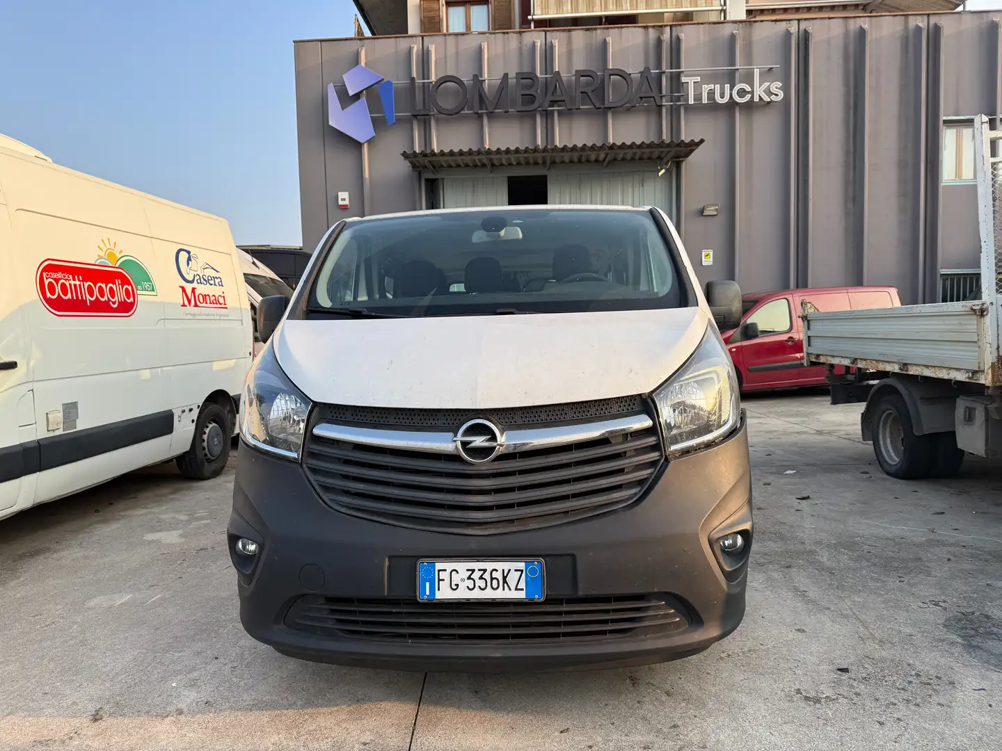 Opel Vivaro 6 POSTI/BITURBO/150000 KM/2016 Bianco - 2