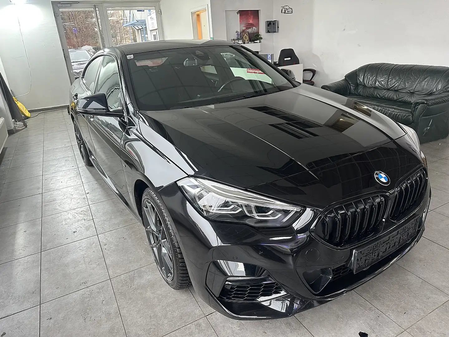 BMW 218 i Gran Coupe Aut. M Paket Schwarz - 1