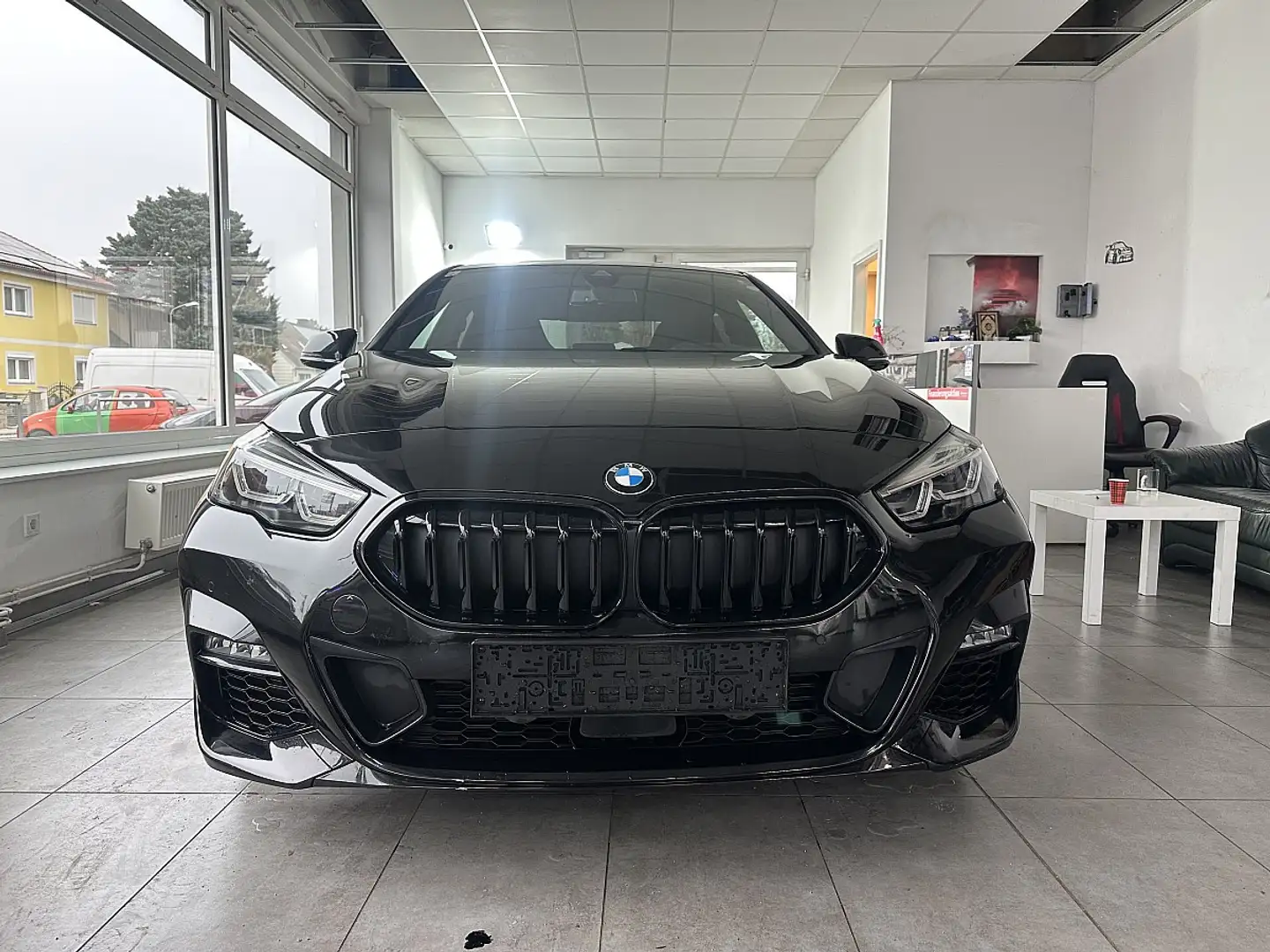 BMW 218 i Gran Coupe Aut. M Paket Schwarz - 2
