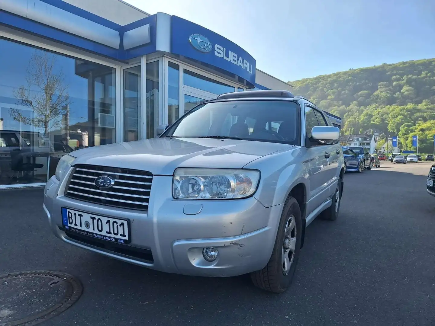 Subaru Forester 2,0 X Comfort v.NEUTEILE*AHK*TÜV NEU Gris - 1