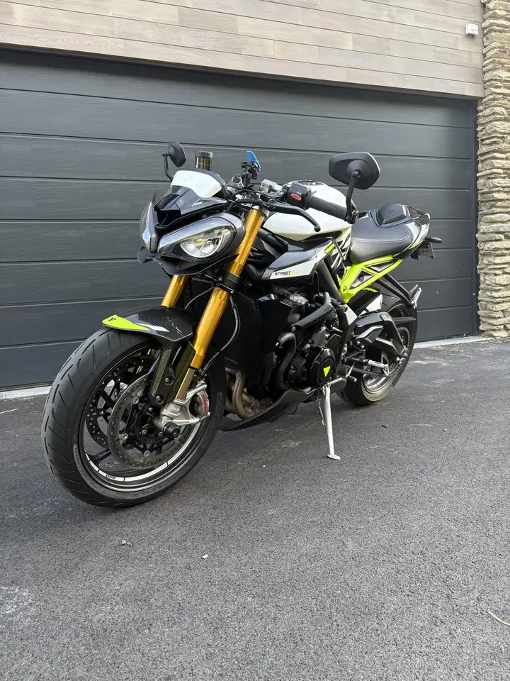 Triumph Street Triple RS