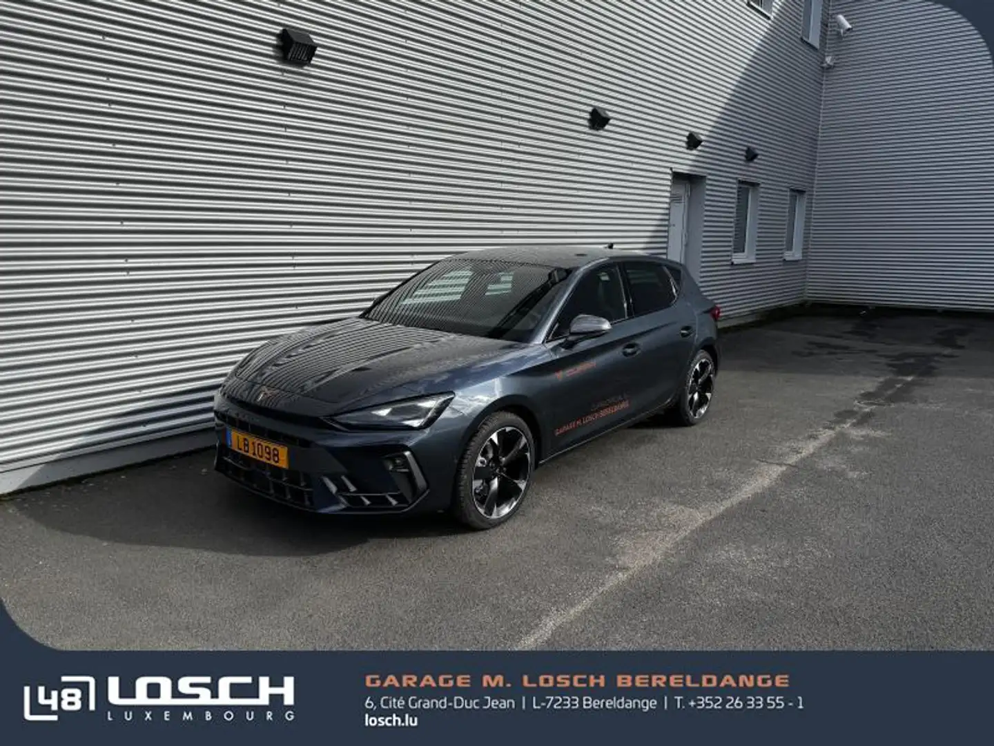 CUPRA Leon Hatchback Gris - 2