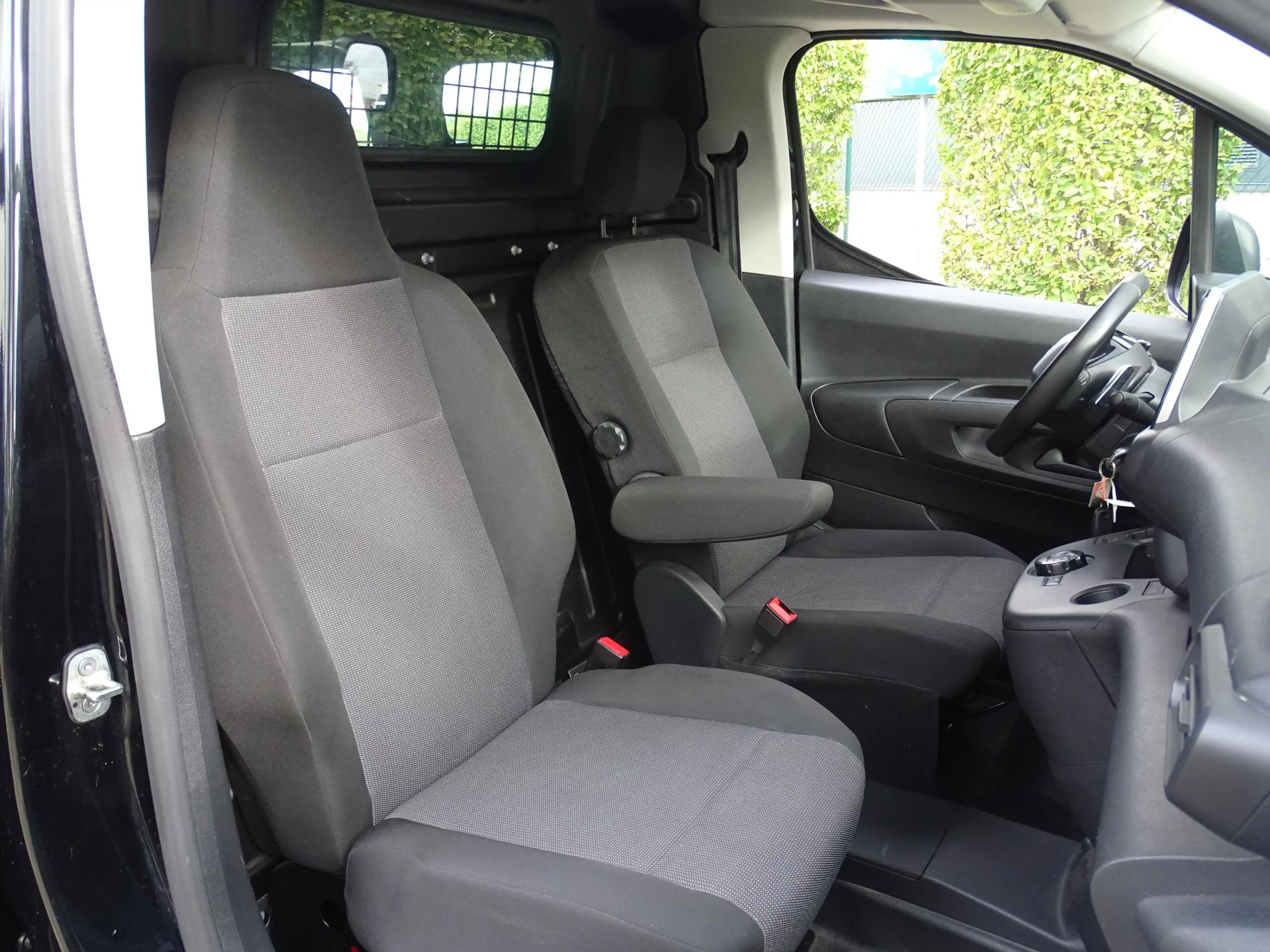 Peugeot Partner 1.2T L1 Automaat+gps — photo 13